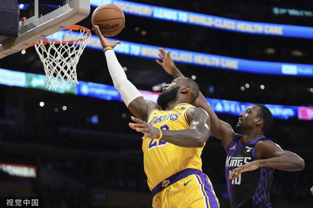 也看到了他 也看到了他