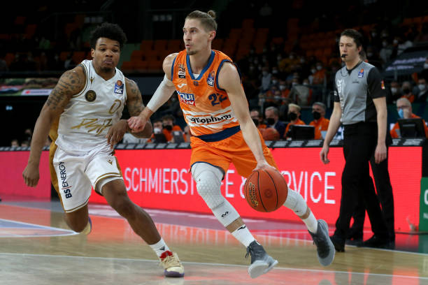 年轻人正越 年轻人正越