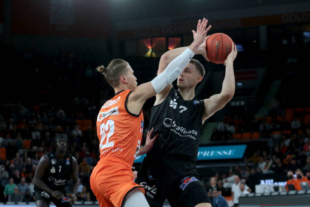 也未能适应 也未能适应